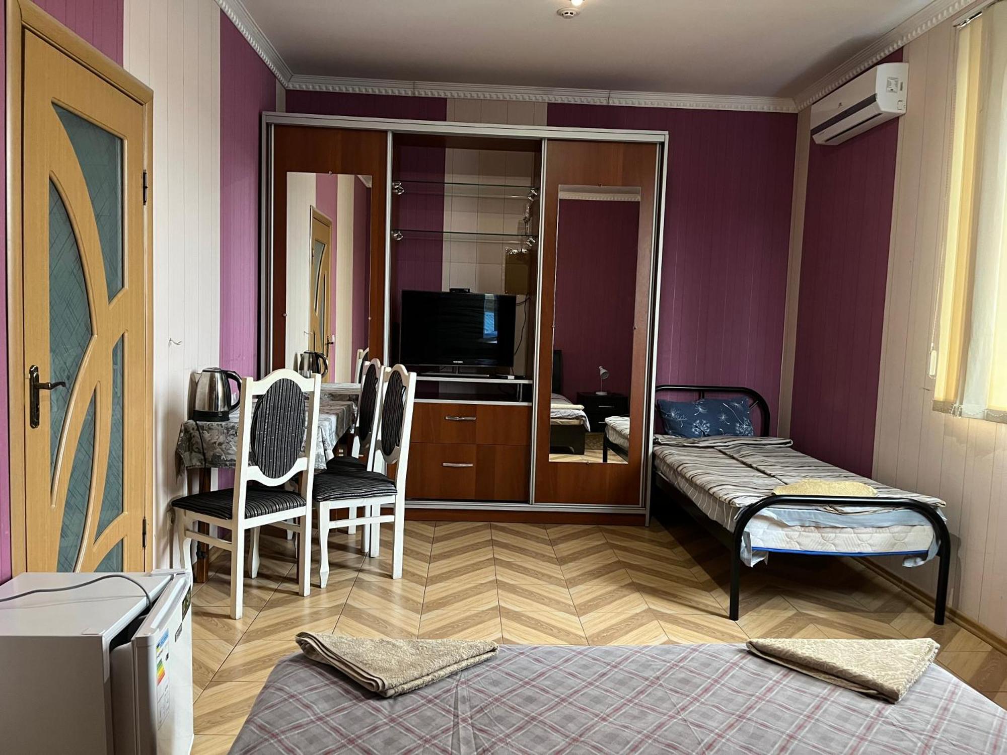 Mini Hotel Leon Lalovo エクステリア 写真