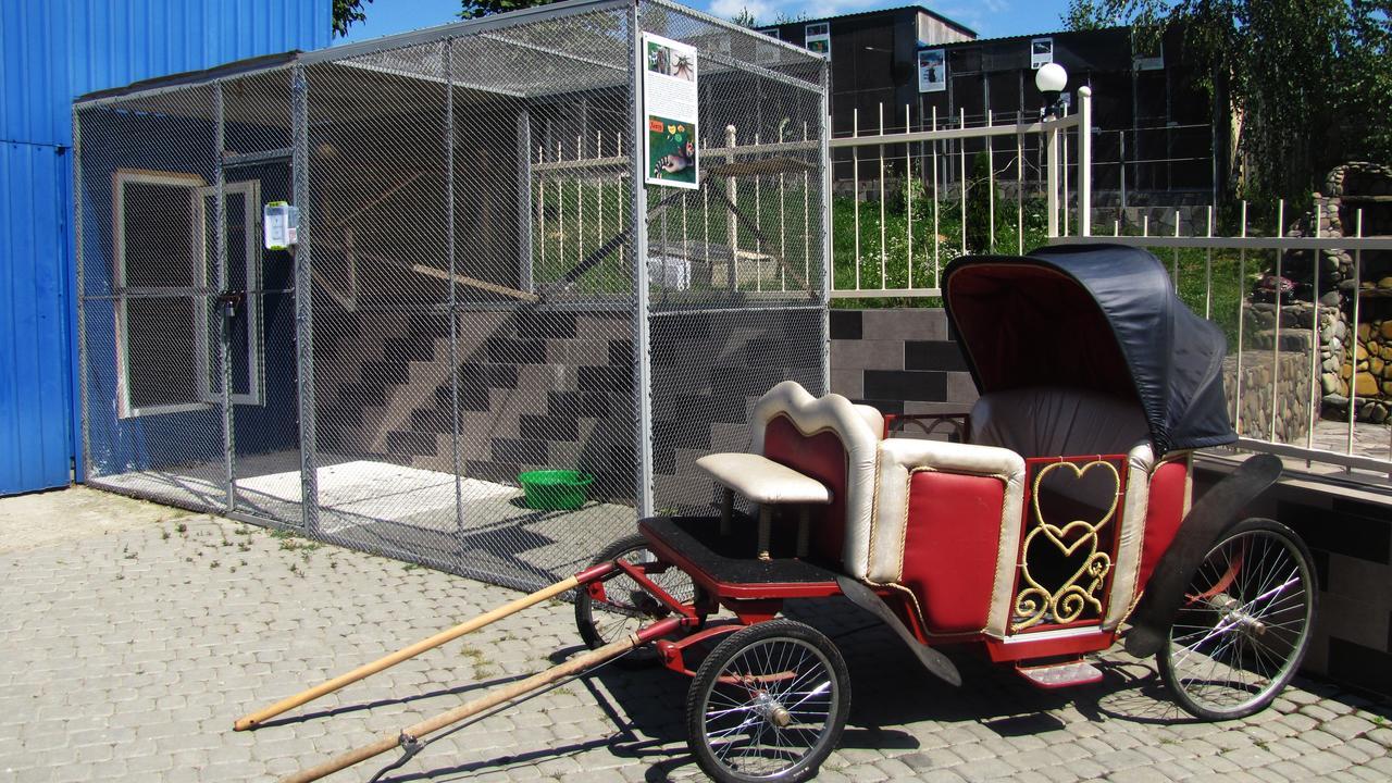 Mini Hotel Leon Lalovo エクステリア 写真