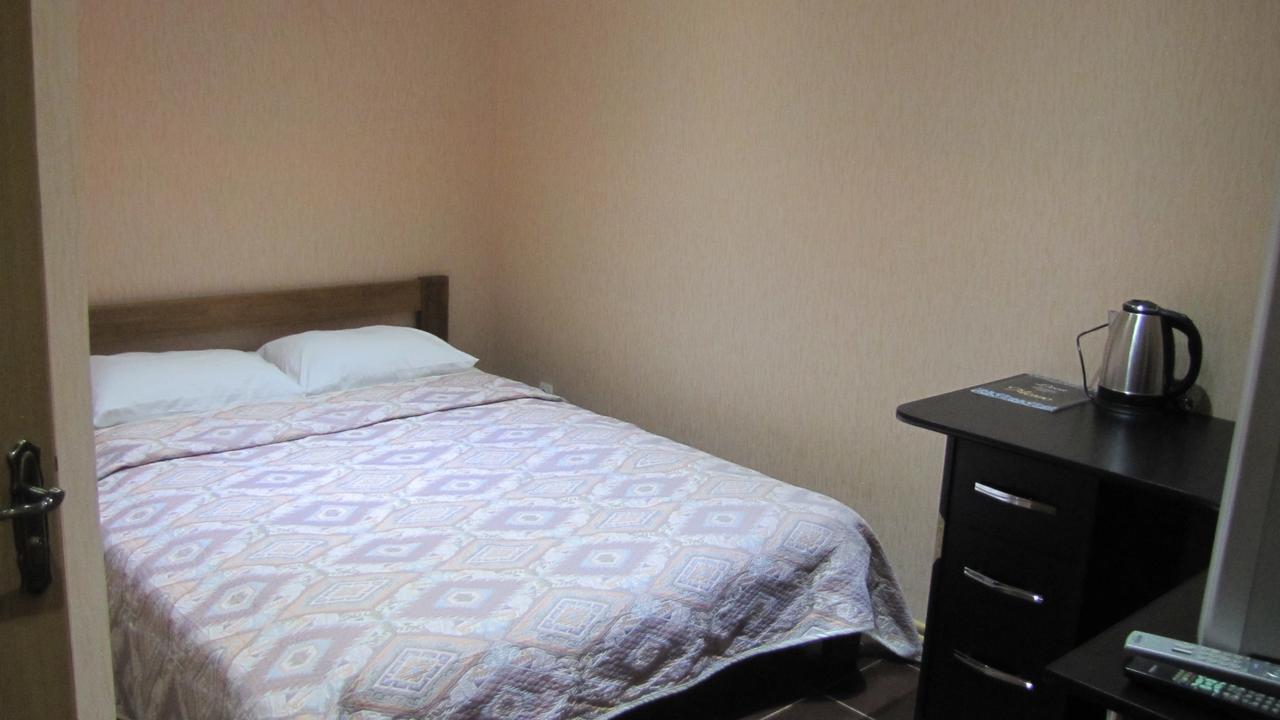 Mini Hotel Leon Lalovo エクステリア 写真